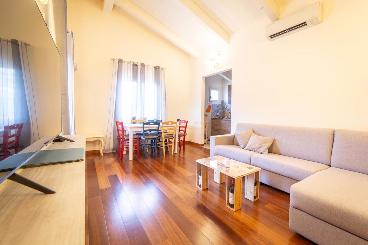 Residence Villa Il Casale - Appartamenti Wellness E Piscina Riscaldata Tovo San Giacomo Luaran gambar