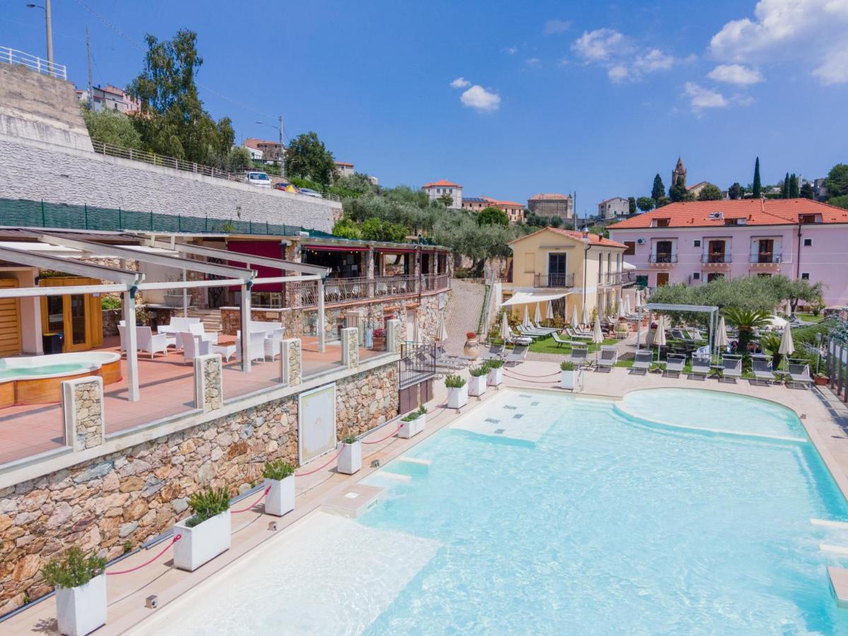 Residence Villa Il Casale - Appartamenti Wellness E Piscina Riscaldata Tovo San Giacomo Luaran gambar