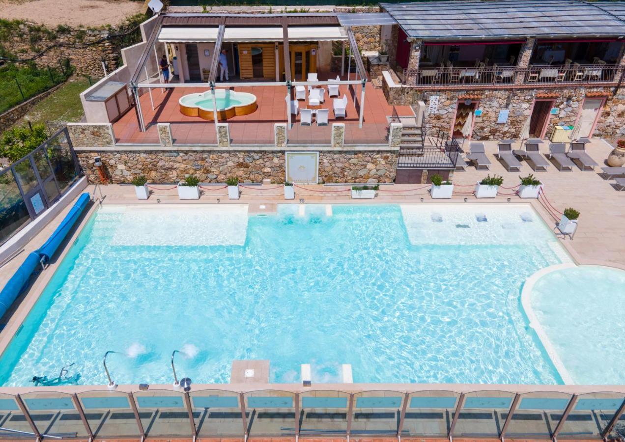 Residence Villa Il Casale - Appartamenti Wellness E Piscina Riscaldata Tovo San Giacomo Luaran gambar