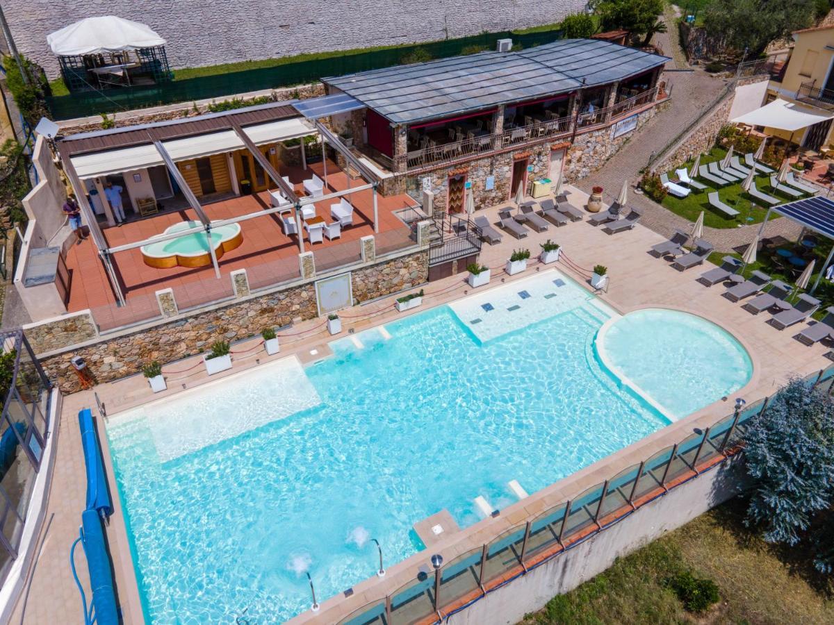 Residence Villa Il Casale - Appartamenti Wellness E Piscina Riscaldata Tovo San Giacomo Luaran gambar