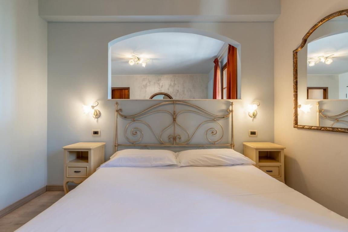 Residence Villa Il Casale - Appartamenti Wellness E Piscina Riscaldata Tovo San Giacomo Luaran gambar