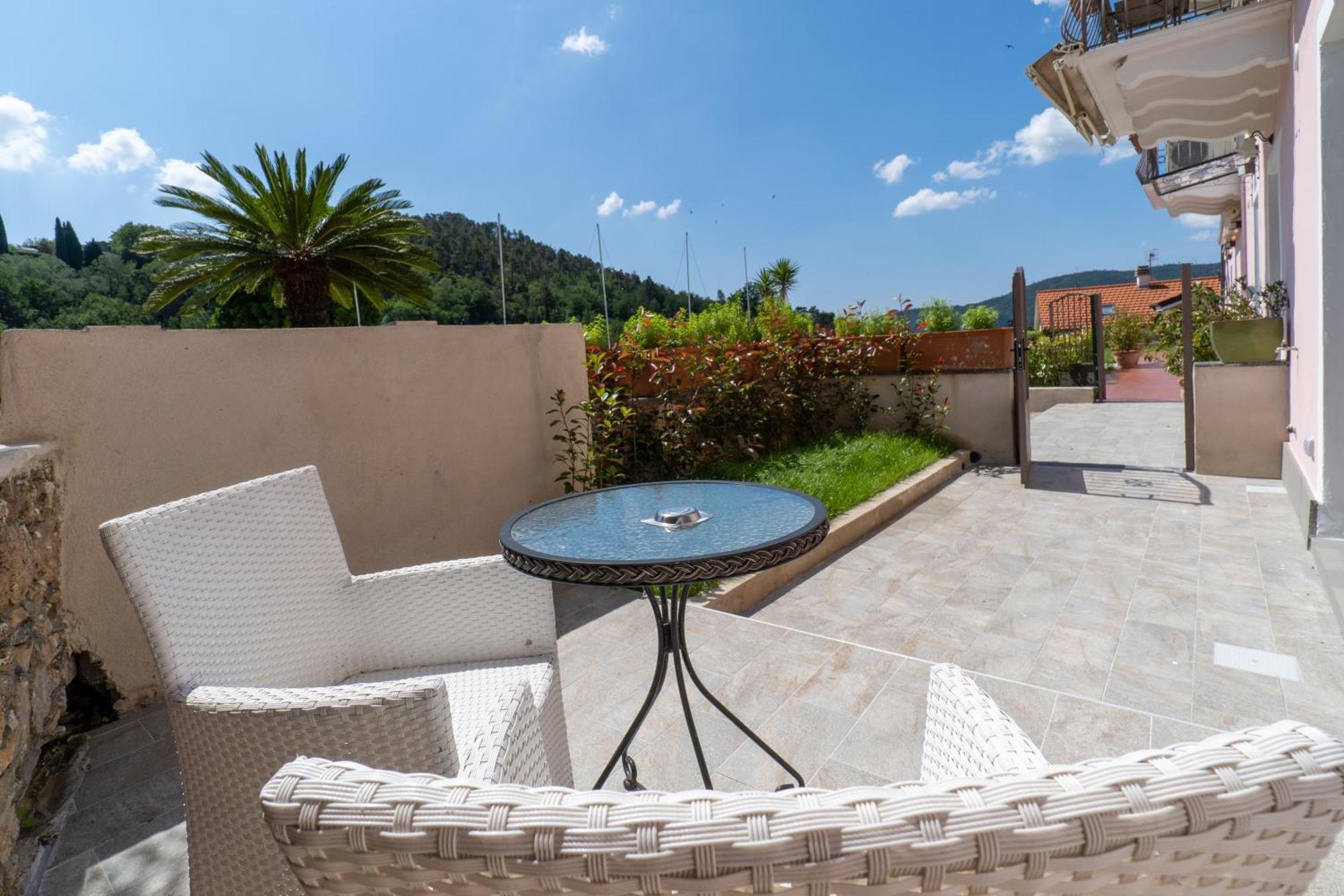 Residence Villa Il Casale - Appartamenti Wellness E Piscina Riscaldata Tovo San Giacomo Luaran gambar