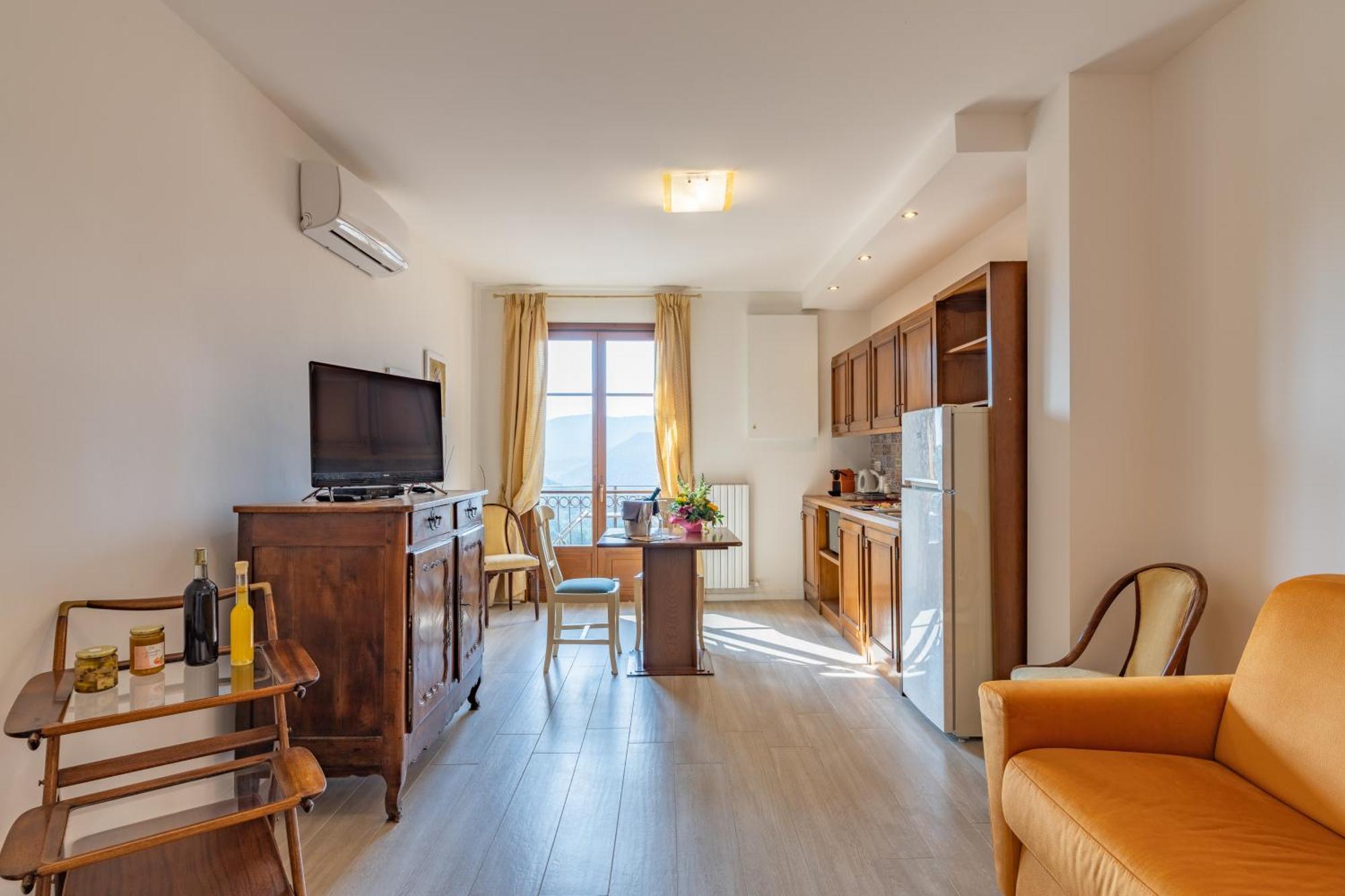 Residence Villa Il Casale - Appartamenti Wellness E Piscina Riscaldata Tovo San Giacomo Luaran gambar
