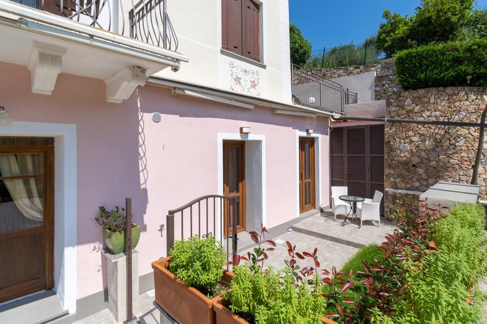 Residence Villa Il Casale - Appartamenti Wellness E Piscina Riscaldata Tovo San Giacomo Luaran gambar